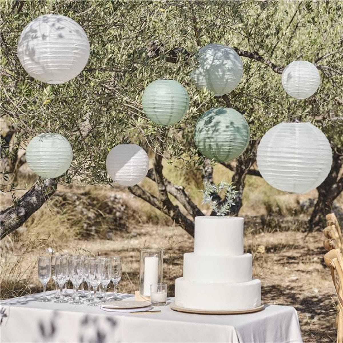 Secret Garden White Paper Hanging Decorations (8pk)